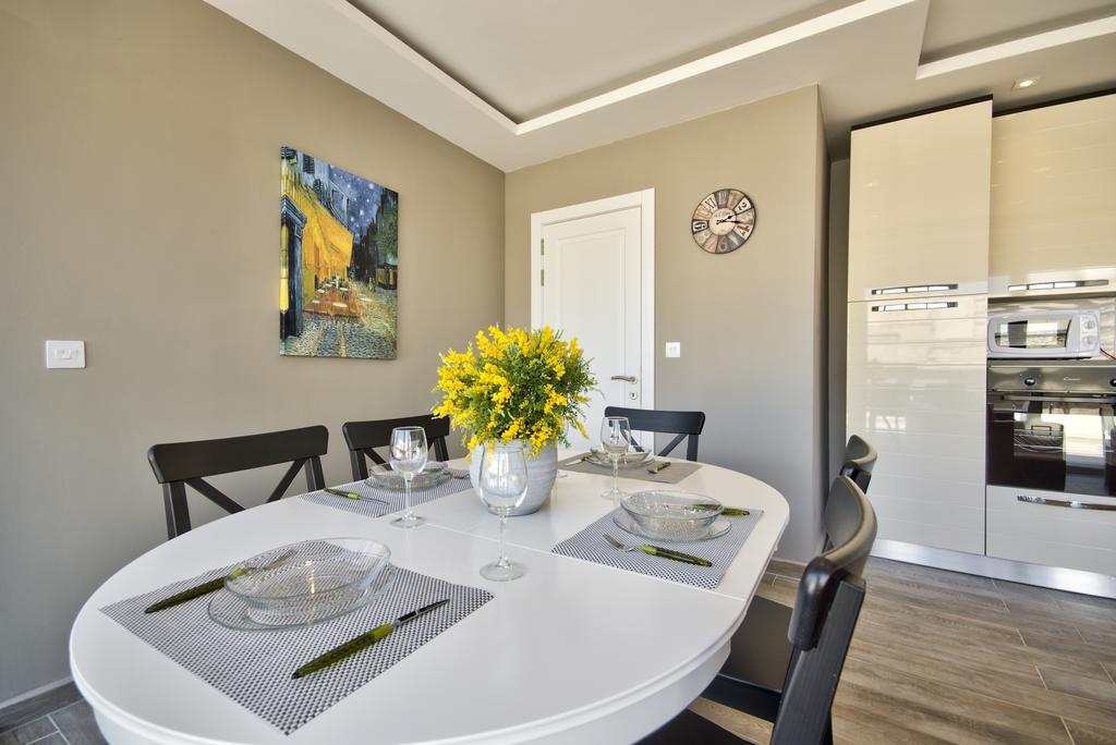 Valletta Luxe 3-Bedroom Duplex Penthouse With Sea View Terrace And Jacuzzi Exterior photo